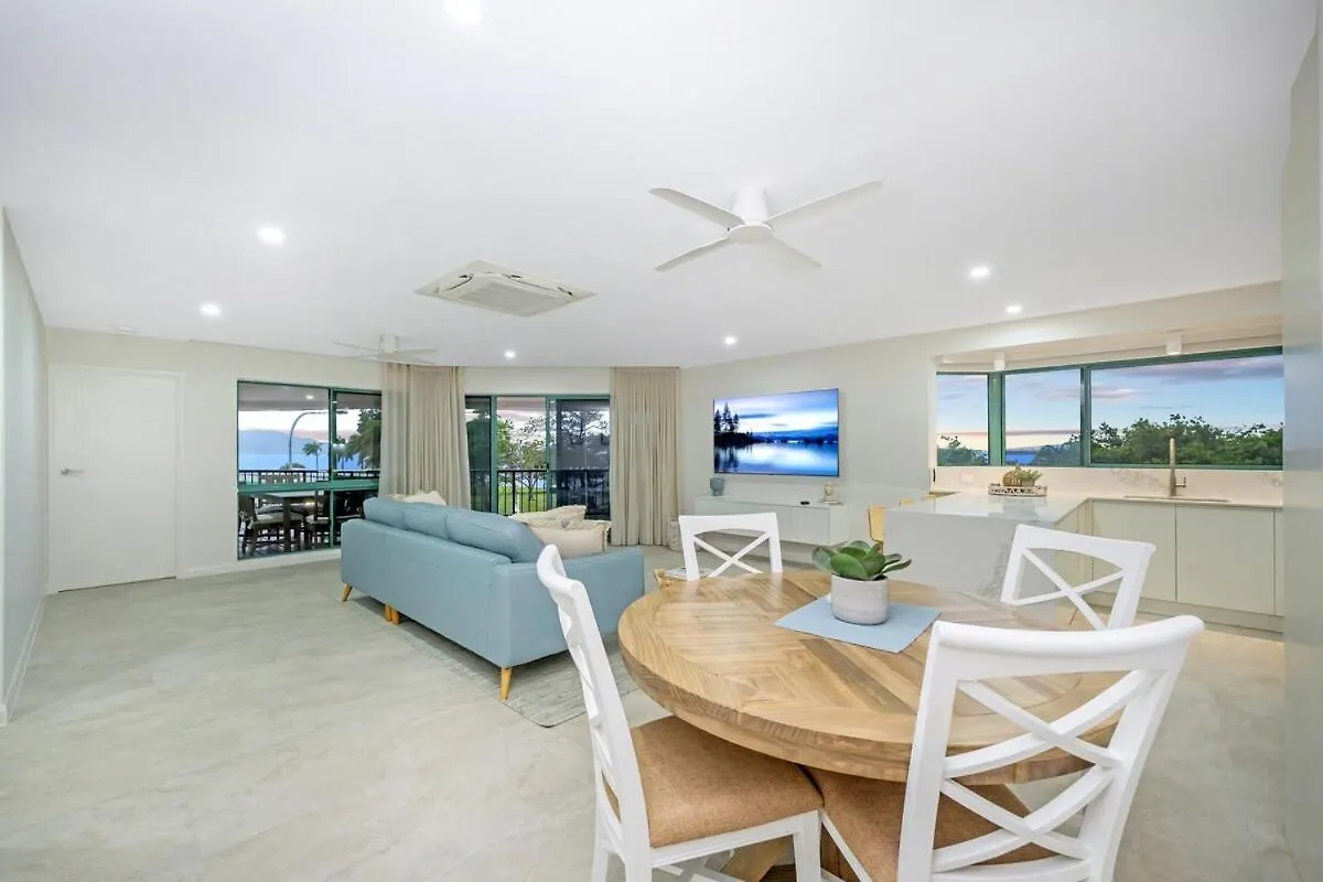 Beachfront Apartment The Strand Townsville Australia